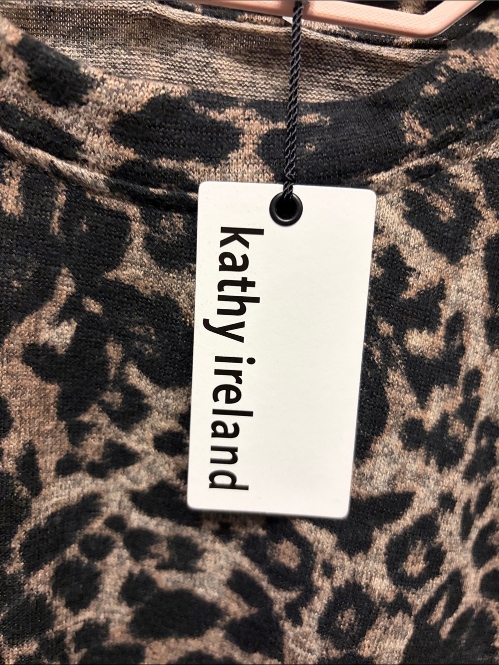 Leopard-Print Button-Shoulder Sweatshirt - Picture 2 of 4